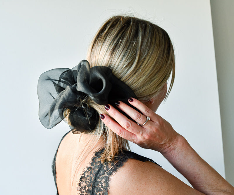 Giant Cloud Scrunchie | Black