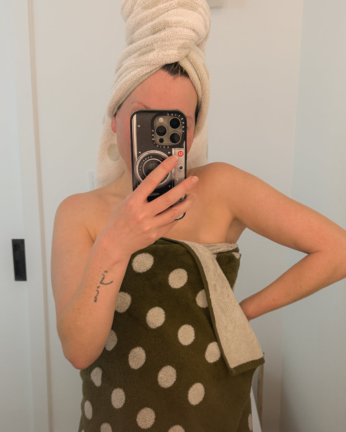Polka Dot Stretch Bath Towel