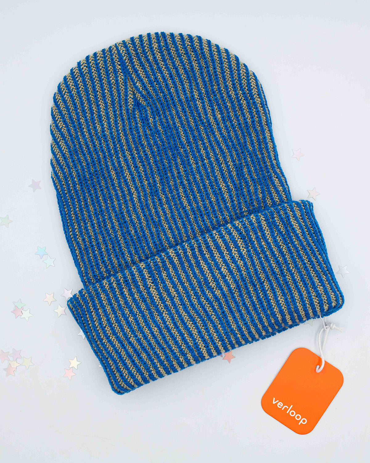 blue Verloop grid knit beanie with fine tan vertical stripes